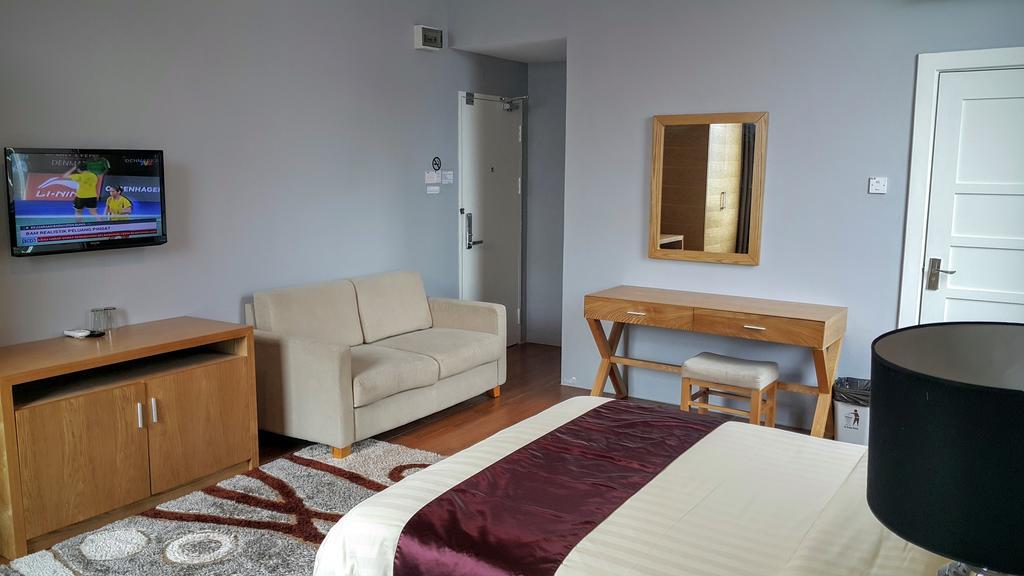 Residence 21 Boutique Inn Мири Экстерьер фото